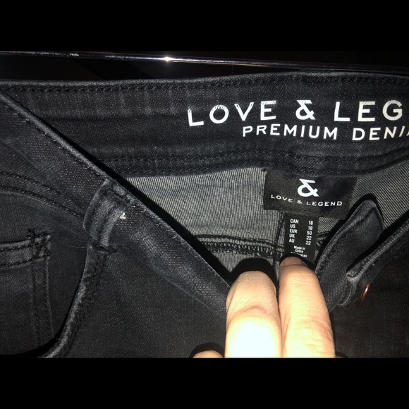 Distressed style black skinny jeans - Picture 2 of 2